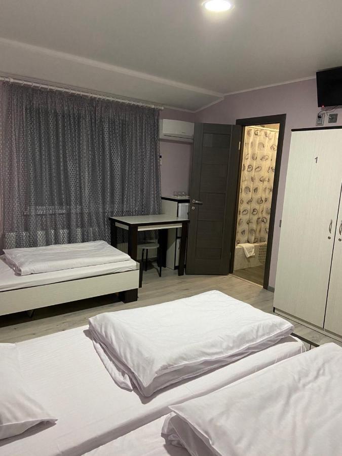 Guest House Max คเมลไนป์สกาเย ภายนอก รูปภาพ