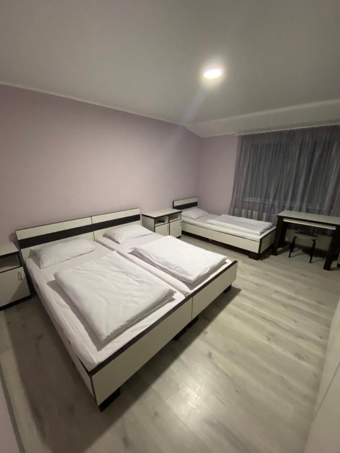 Guest House Max คเมลไนป์สกาเย ภายนอก รูปภาพ