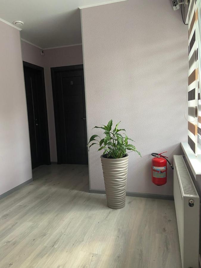 Guest House Max คเมลไนป์สกาเย ภายนอก รูปภาพ