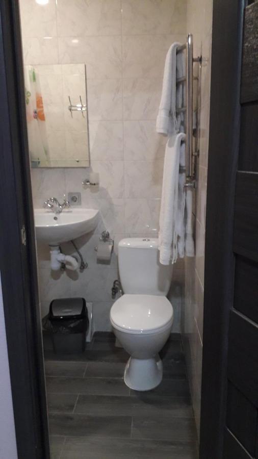 Guest House Max คเมลไนป์สกาเย ภายนอก รูปภาพ