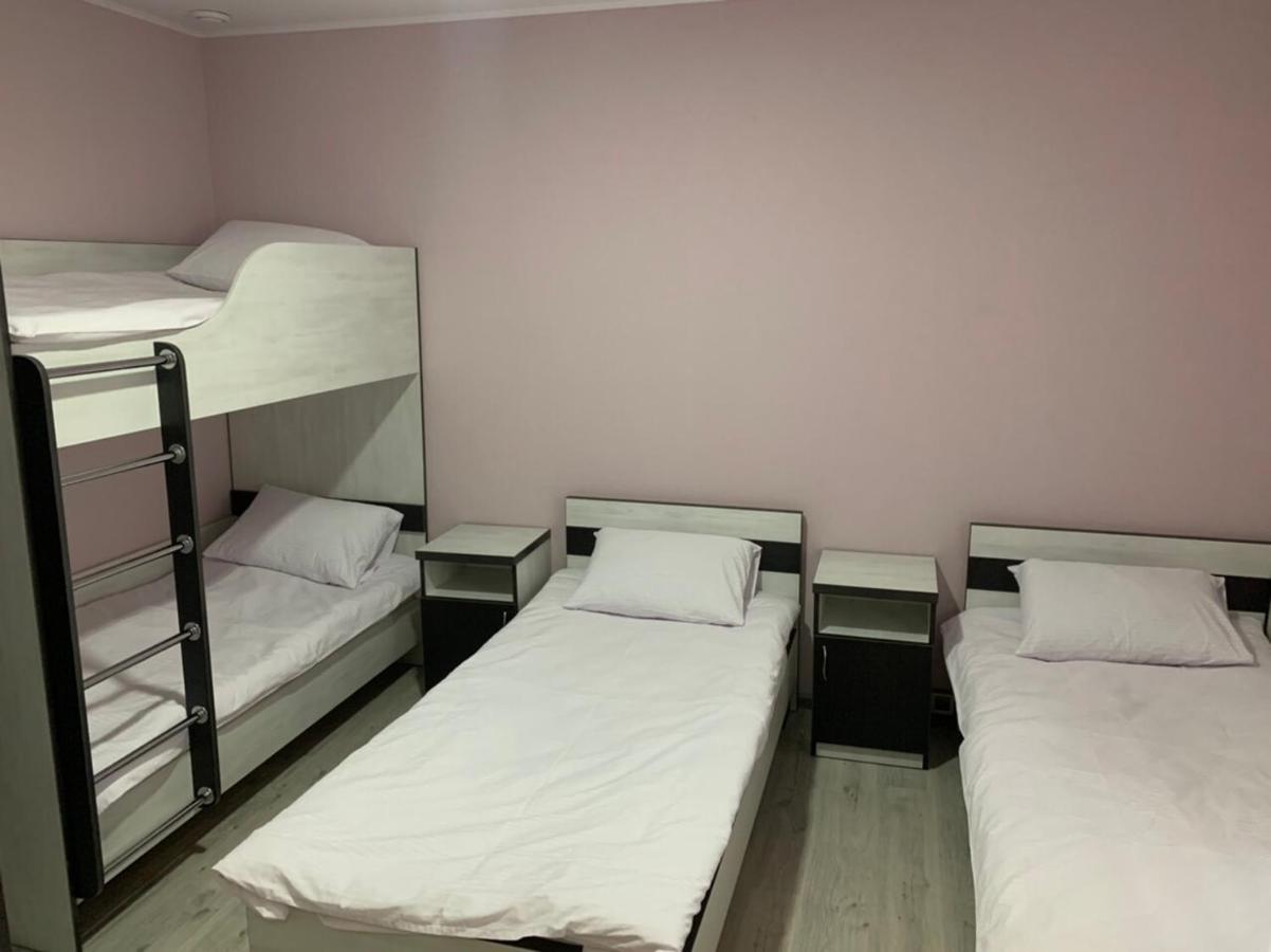 Guest House Max คเมลไนป์สกาเย ภายนอก รูปภาพ