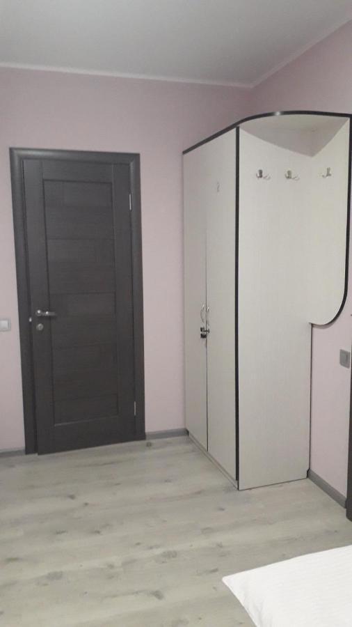 Guest House Max คเมลไนป์สกาเย ภายนอก รูปภาพ