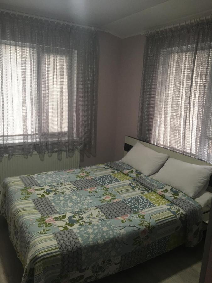 Guest House Max คเมลไนป์สกาเย ภายนอก รูปภาพ