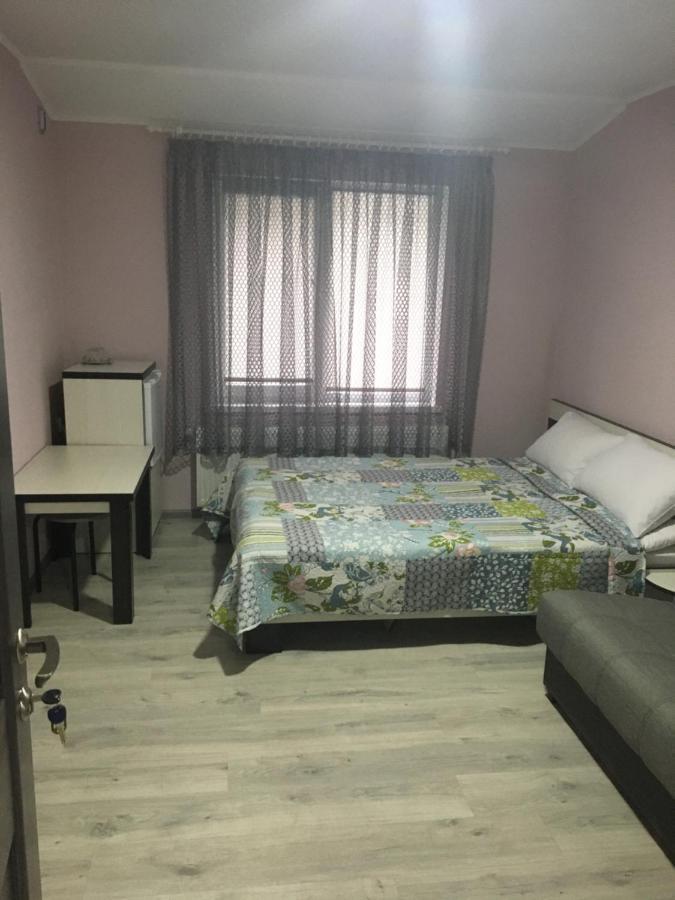 Guest House Max คเมลไนป์สกาเย ภายนอก รูปภาพ