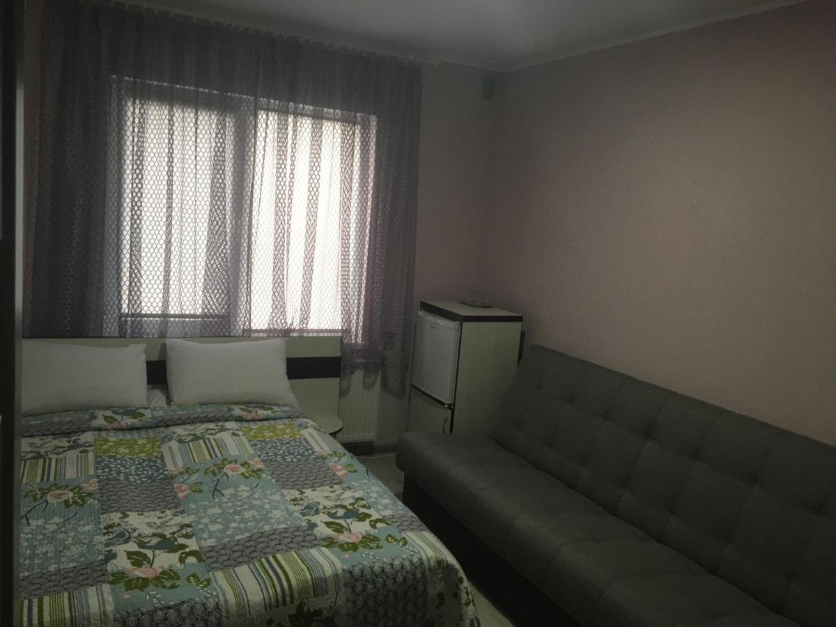 Guest House Max คเมลไนป์สกาเย ภายนอก รูปภาพ